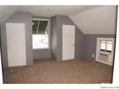 619 W Washington St, Springfield, IL 62702 photo 3