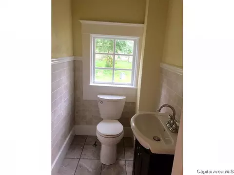 825 N 8th St, Springfield, IL 62702 photo 7
