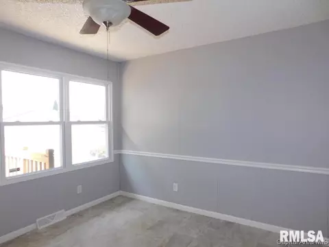 1953 Stanhope, Springfield, IL 62702 photo 3