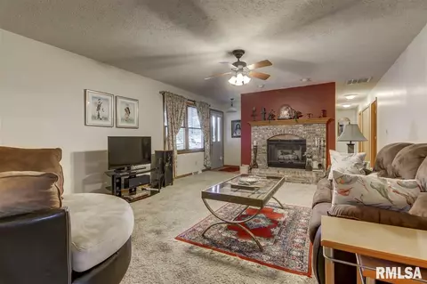 3004 Dunwich Ave, Springfield, IL 62702 photo 7