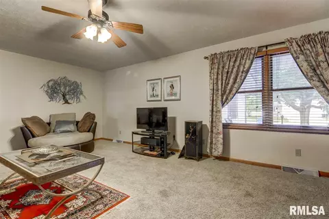 3004 Dunwich Ave, Springfield, IL 62702 photo 4