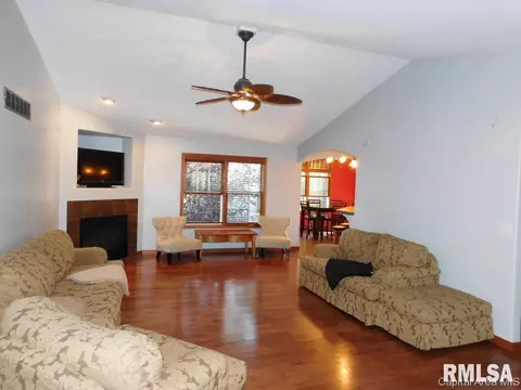 1908 Persimmon, Chatham, IL 62629 photo 4