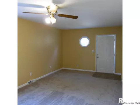 216 E Cedar St, Springfield, IL 62704 photo 4