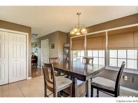 2816 Tanner Rd, Springfield, IL 62702 photo 6