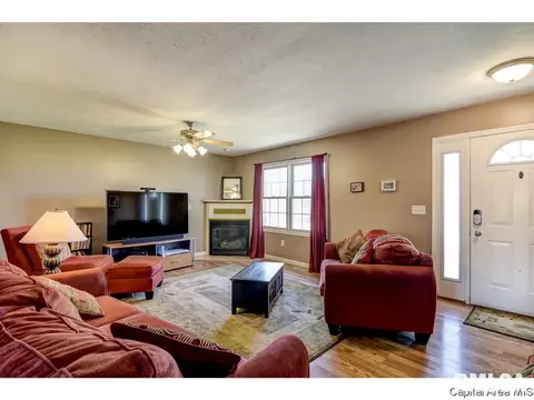 2816 Tanner Rd, Springfield, IL 62702 photo 2