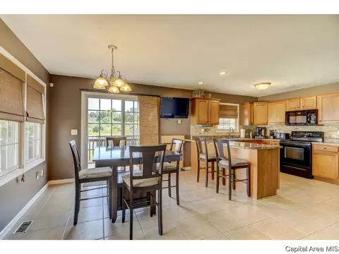 2816 Tanner Rd, Springfield, IL 62702 photo 8