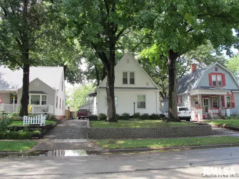 2223 S 10th St, Springfield, IL 62703 photo 2