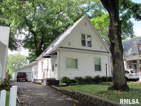 2223 S 10th St, Springfield, IL 62703 photo 1