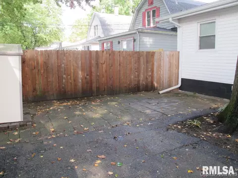 2223 S 10th St, Springfield, IL 62703 photo 7
