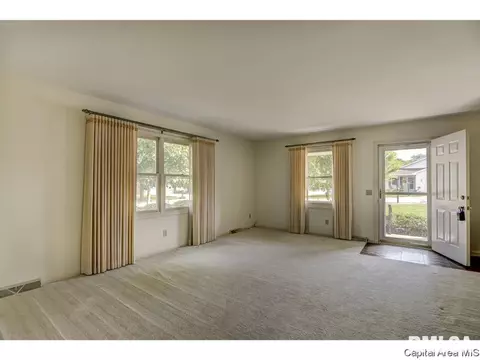 101 Norwalk, Springfield, IL 62704 photo 4