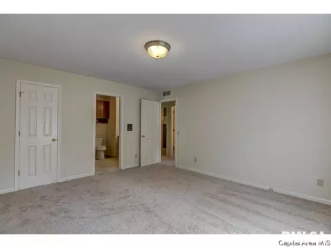 101 Norwalk, Springfield, IL 62704 photo 15