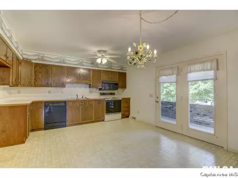 101 Norwalk, Springfield, IL 62704 photo 9