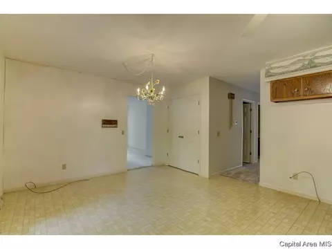 101 Norwalk, Springfield, IL 62704 photo 12
