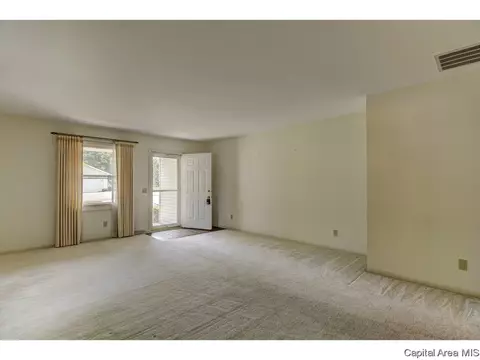 101 Norwalk, Springfield, IL 62704 photo 3