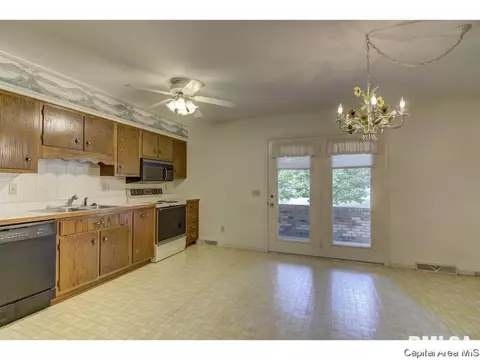 101 Norwalk, Springfield, IL 62704 photo 10