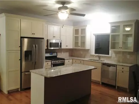 2040 S Bates Ave, Springfield, IL 62704 photo 3