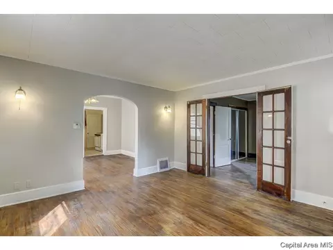 2017 S College, Springfield, IL 62704 photo 2