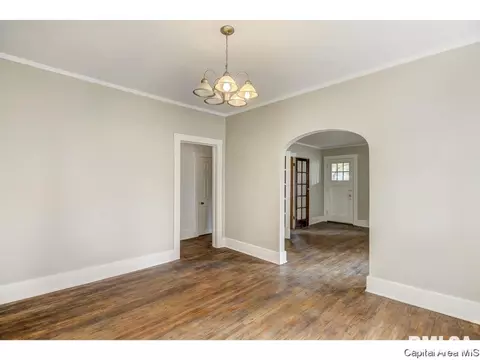 2017 S College, Springfield, IL 62704 photo 9