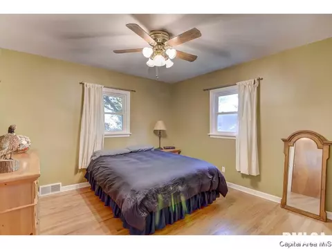 2305 S Walnut, Springfield, IL 62704 photo 17
