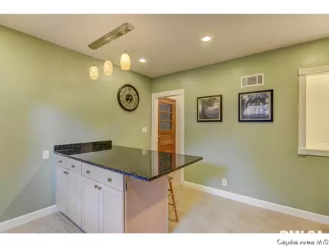 2305 S Walnut, Springfield, IL 62704 photo 11