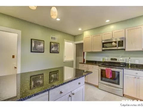 2305 S Walnut, Springfield, IL 62704 photo 10