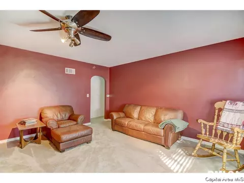 2305 S Walnut, Springfield, IL 62704 photo 8