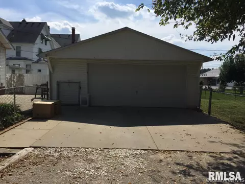1229 N 6th St, Springfield, IL 62702 photo 5