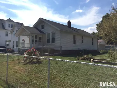 1229 N 6th St, Springfield, IL 62702 photo 2