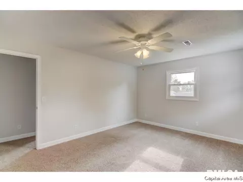 2213 Claremont Dr, Springfield, IL 62703 photo 28