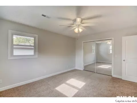 2213 Claremont Dr, Springfield, IL 62703 photo 27