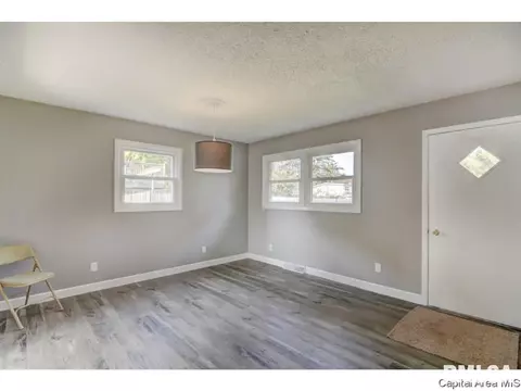 2213 Claremont Dr, Springfield, IL 62703 photo 3