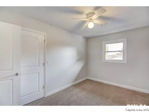 2213 Claremont Dr, Springfield, IL 62703 photo 21