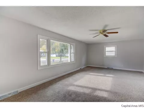 2213 Claremont Dr, Springfield, IL 62703 photo 13