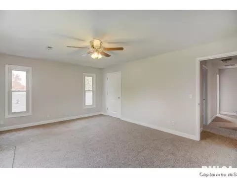 2213 Claremont Dr, Springfield, IL 62703 photo 17