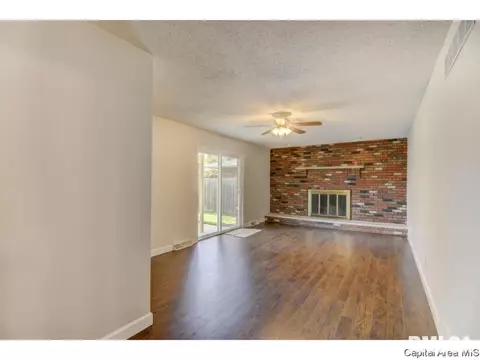 2213 Claremont Dr, Springfield, IL 62703 photo 11
