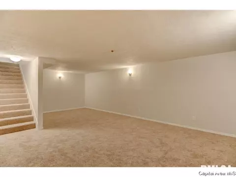 2213 Claremont Dr, Springfield, IL 62703 photo 30