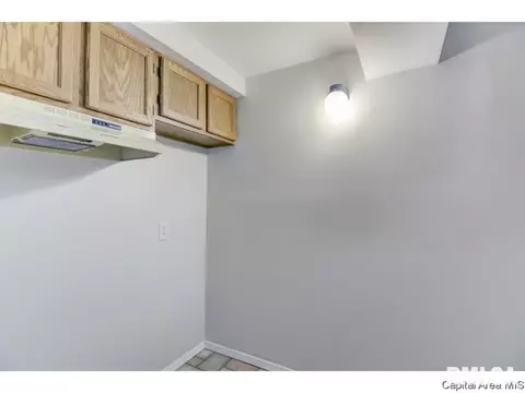 2213 Claremont Dr, Springfield, IL 62703 photo 29