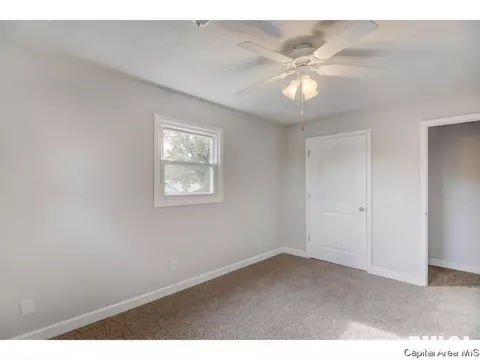 2213 Claremont Dr, Springfield, IL 62703 photo 23