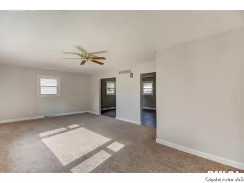 2213 Claremont Dr, Springfield, IL 62703 photo 14
