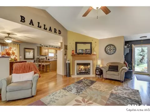 308 E Oak Grv, Athens, IL 62613 photo 7