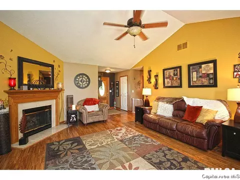 308 E Oak Grv, Athens, IL 62613 photo 5