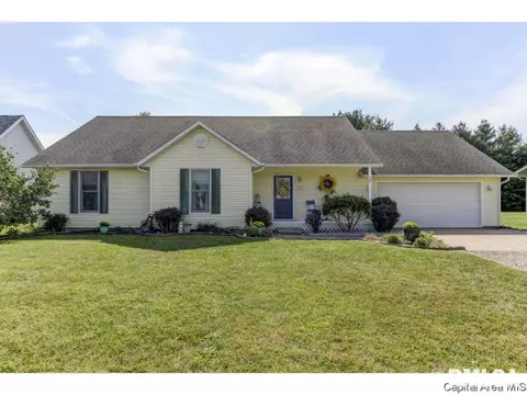 302 E Lynwood Dr, Athens, IL 62613 photo 1