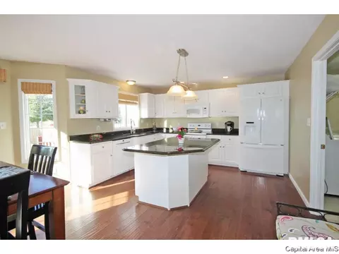 4000 Fielding Dr, Springfield, IL 62711 photo 8