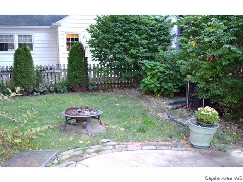 1904 Hamilton, Springfield, IL 62704 photo 27