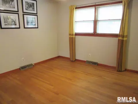 2608 Bennington Dr, Springfield, IL 62704 photo 11