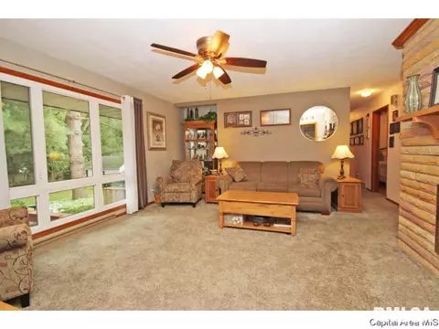3008 E Lake Shore Dr, Springfield, IL 62712 photo 4