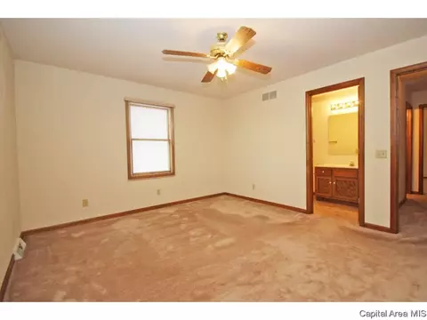 3052 Cascade Dr, Springfield, IL 62704 photo 14