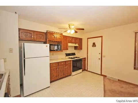 3052 Cascade Dr, Springfield, IL 62704 photo 9