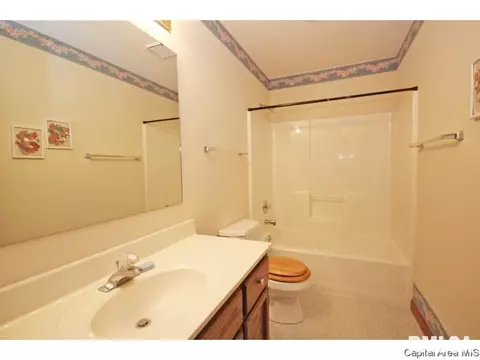 3052 Cascade Dr, Springfield, IL 62704 photo 20