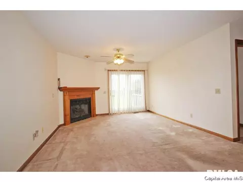 3052 Cascade Dr, Springfield, IL 62704 photo 6